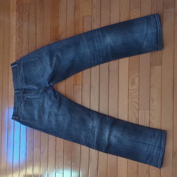 Banana Republic Blue Jeans 31" x 32" (Very Good Condition. Well faded.) - Picture 3 of 8